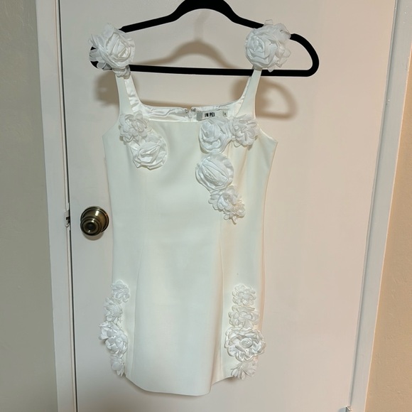 JW PEI ELAINA WHITE ROSETTE APPLIQUE MINI DRESS - WHITE - Picture 2 of 3